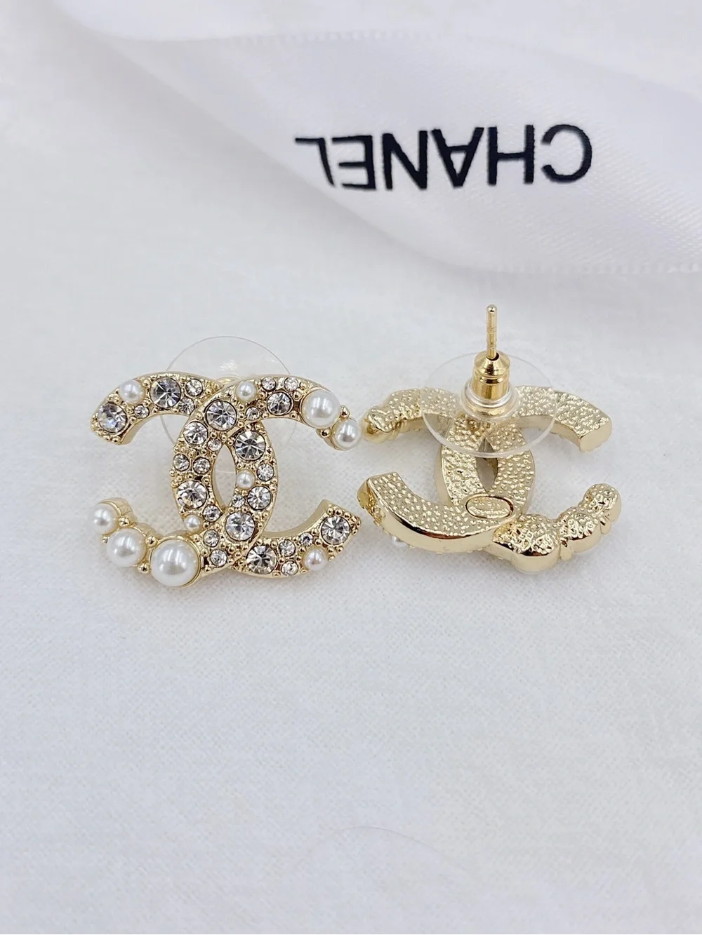CHANEL Pearl & Crystal CC Logo Earrings - Gold - Picture 2 of 5